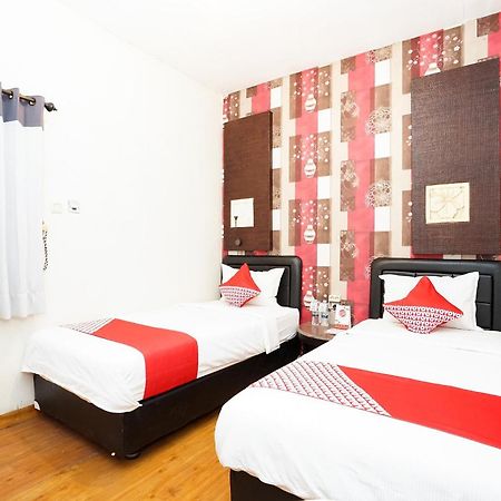 Oyo 425 Mojokerto Guesthouse Εξωτερικό φωτογραφία